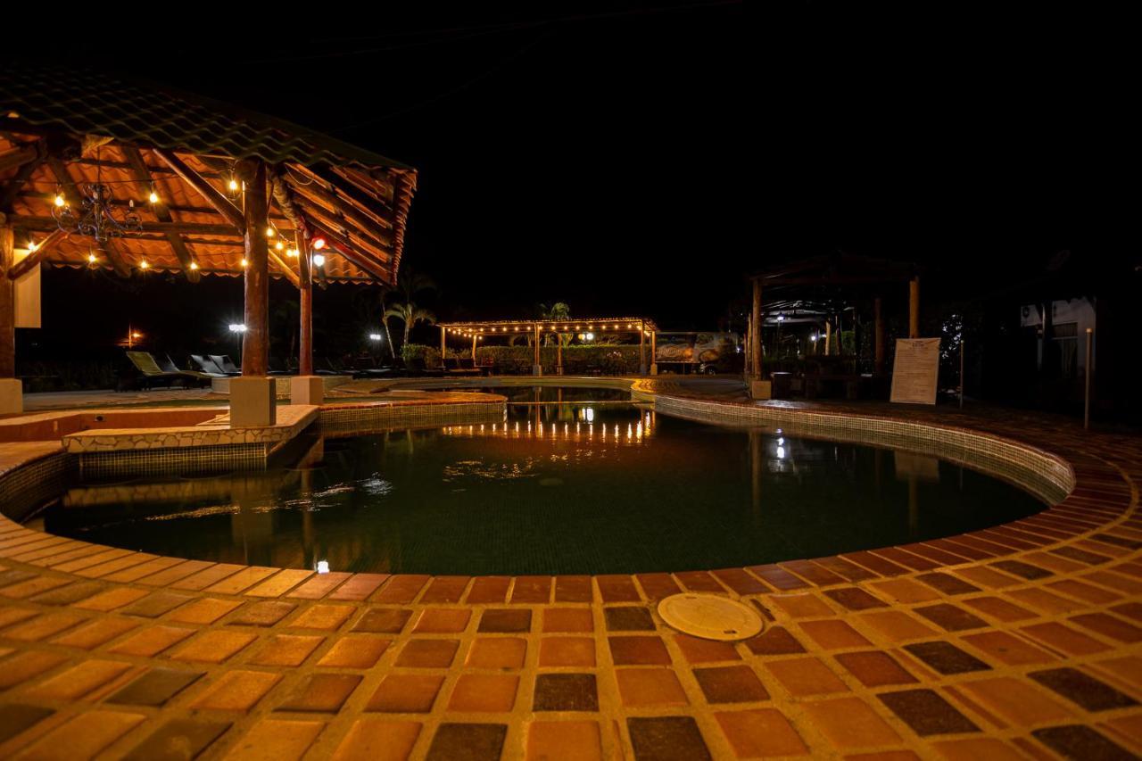 Hotel El Rancho Quepos Exteriör bild