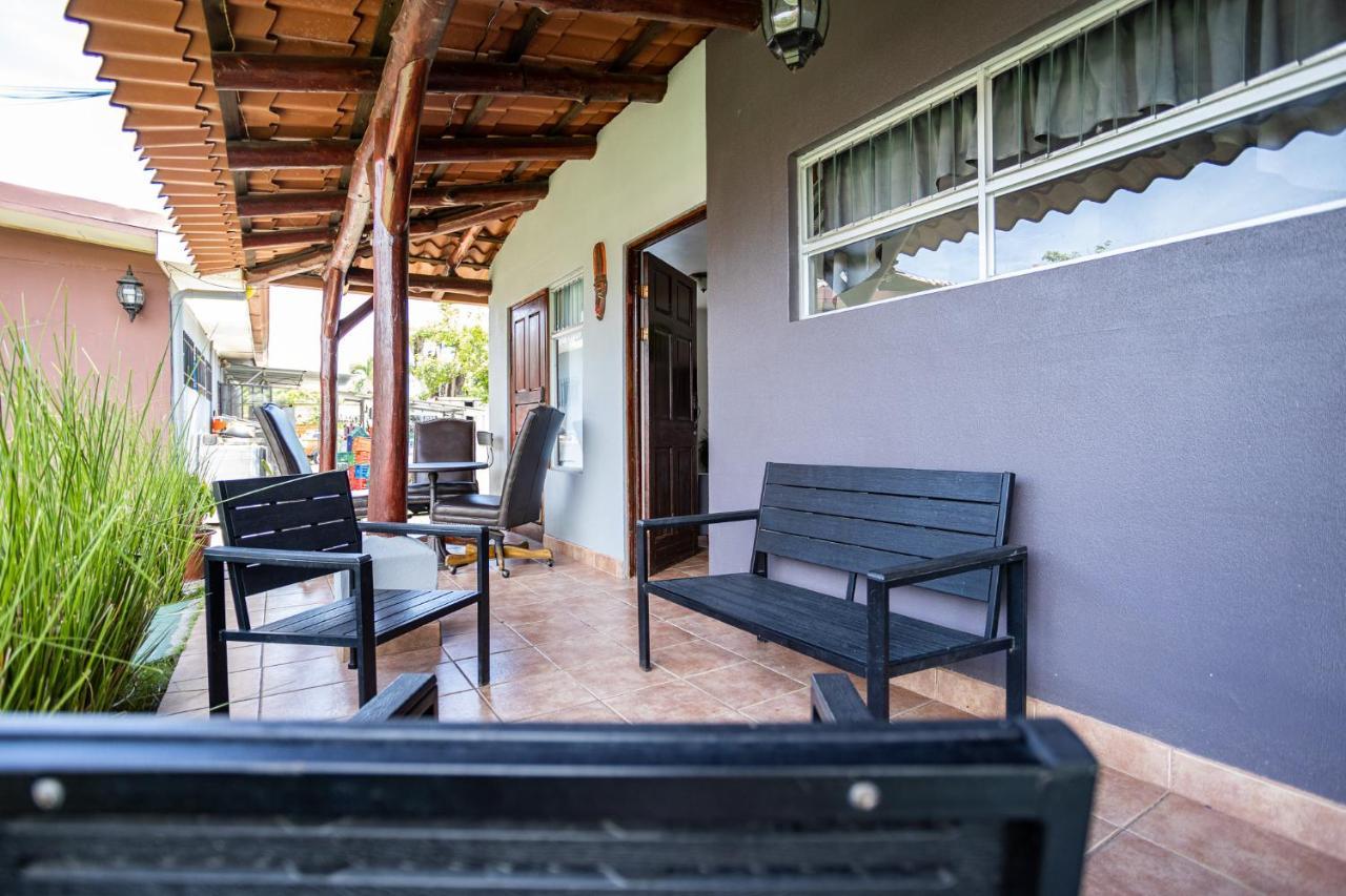 Hotel El Rancho Quepos Exteriör bild